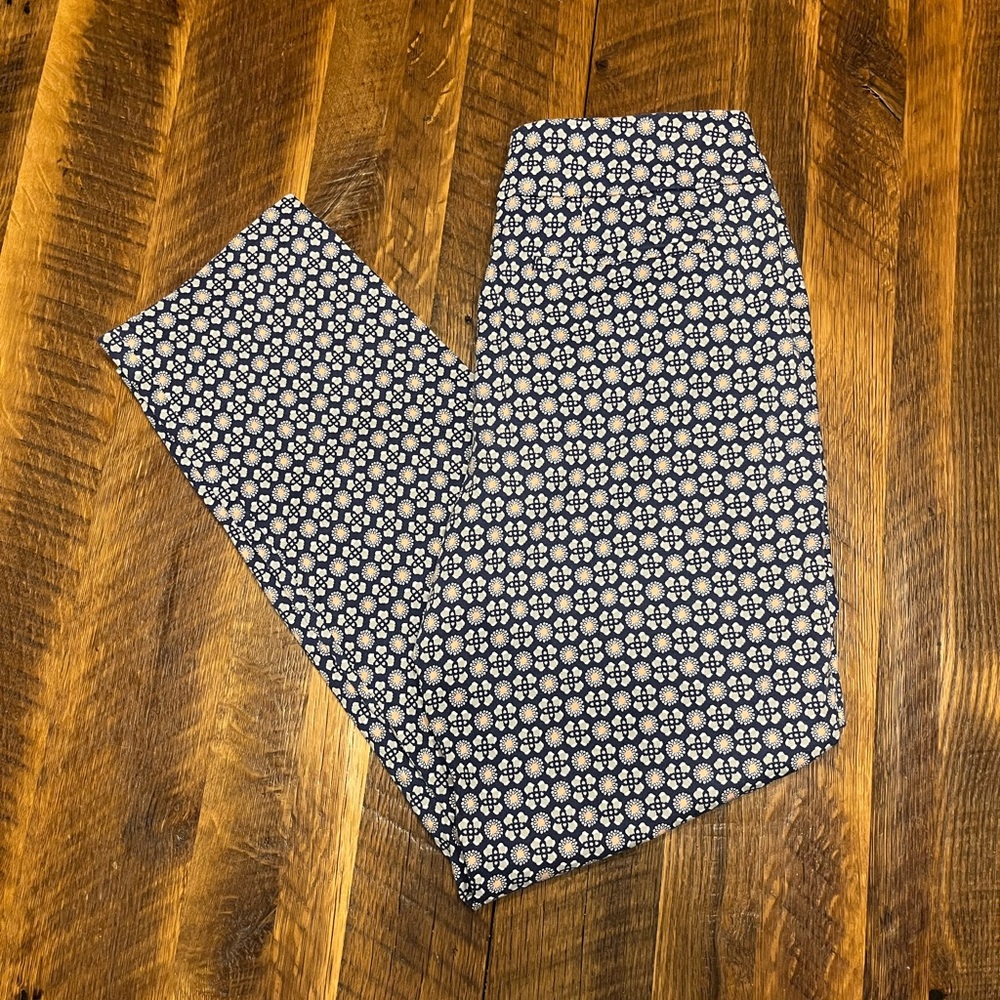 Zac & Rachel Navy and Cream Patterned Cropped Pants - Picture 2 of 7
